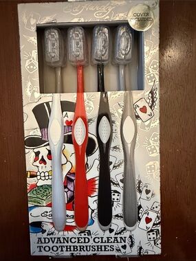New Ed Hardy Advanced Clean Toothbrushes 4ct w/ Covers